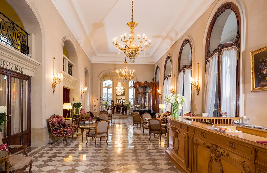 Hotel Regina Louvre-1